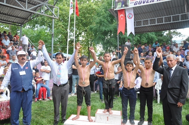 Dikmen 54. Yağlı Güreş ve  sırık kebabı festivali