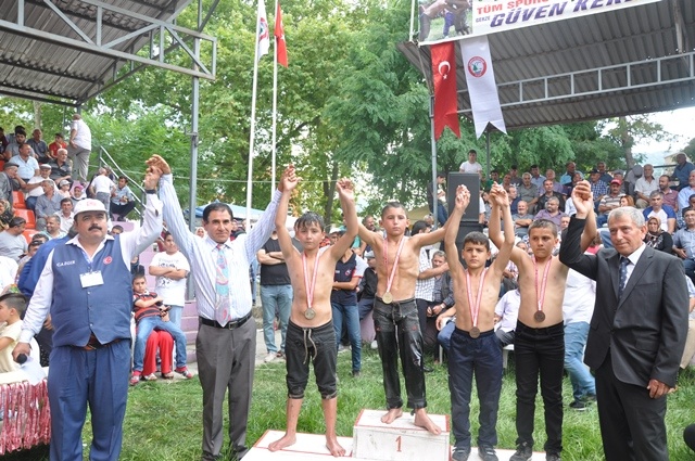 Dikmen 54. Yağlı Güreş ve  sırık kebabı festivali