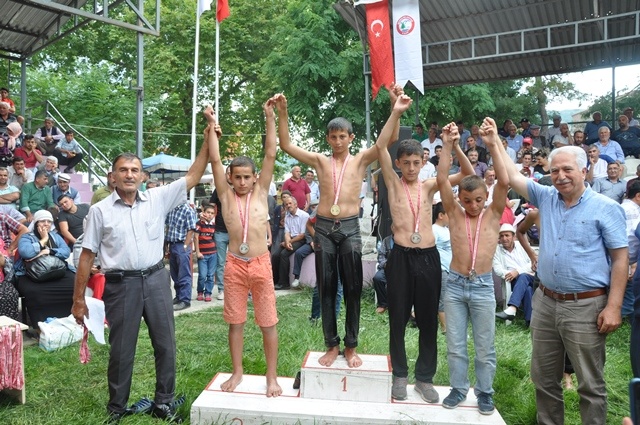 Dikmen 54. Yağlı Güreş ve  sırık kebabı festivali