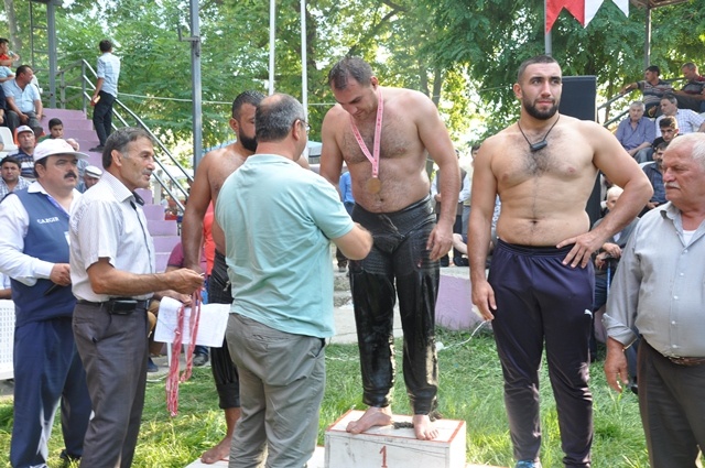 Dikmen 54. Yağlı Güreş ve  sırık kebabı festivali