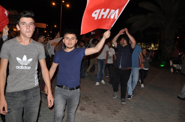 24 Haziran Seçimi Ak Parti MHP Kutlama