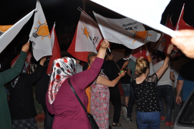 24 Haziran Seçimi Ak Parti MHP Kutlama