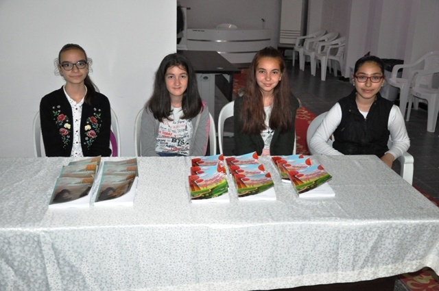 Atatürk Ortaokulu tiyatro