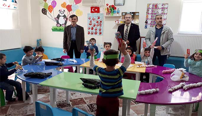 Din görevlilerinden öğrencilere diş sağlığı dersi