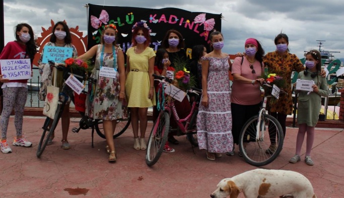 Gerze’de ‘Süslü Kadınlar Bisiklet Turu’