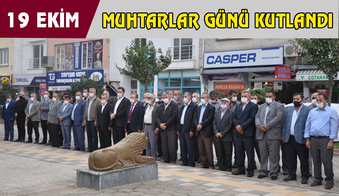 Muhtarlar Hem Çelenk, Hem de Görüşlerini Sundu