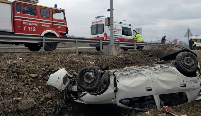 Sinop-Boyabat kavşağında tek taraflı kaza: 2 yaralı