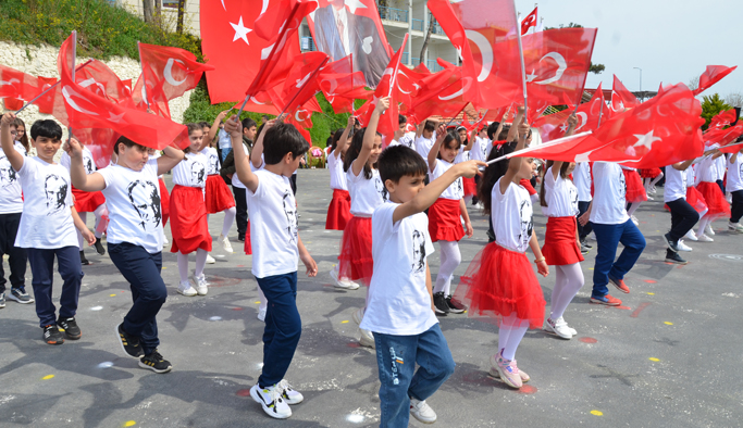 23 Nisan Ulusal Egemenlik ve Çocuk Bayramı büyük coşkuyla kutlandı