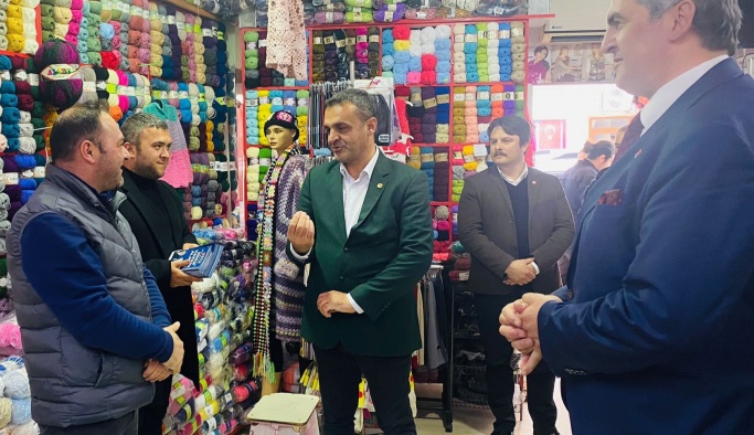 CHP' li milletvekili adayları, Gerze' de esnaf ve vatandaşlarla birlikte