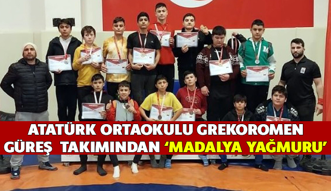 Atatürk Ortaokulu, yeni yıla bol ödüllü başladı