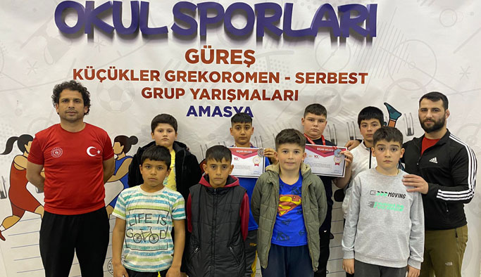 Küçükler Güreş Takımı, Amasya'da Derece Aldı