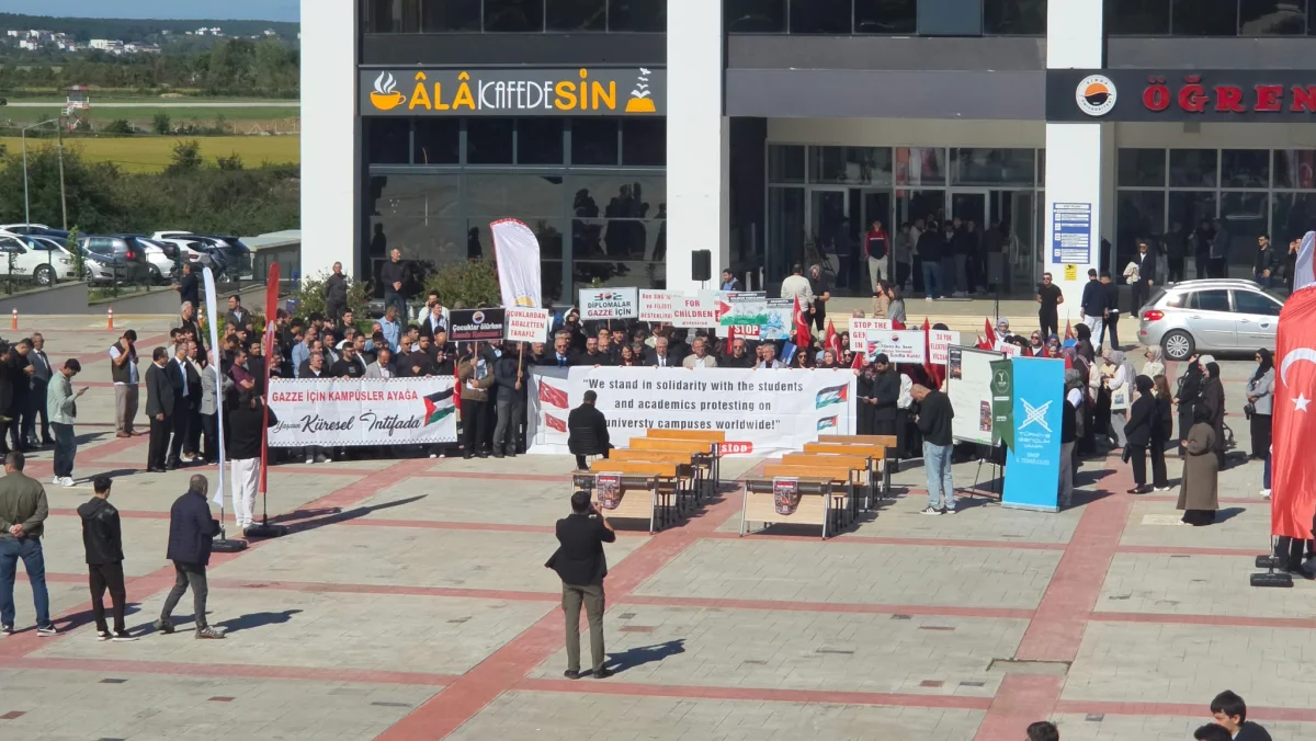 Sinop'ta boş sıralarla eylem