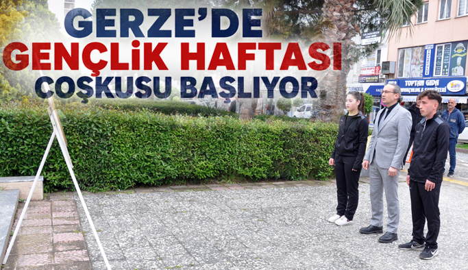Gençlik Haftası çelenk sunumuyla başladı
