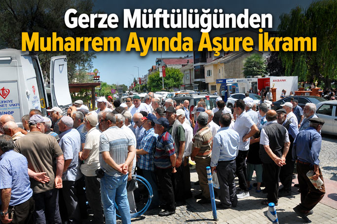 Gerze'de Cuma Namazı Sonrası Aşure İkramı Yapıldı
