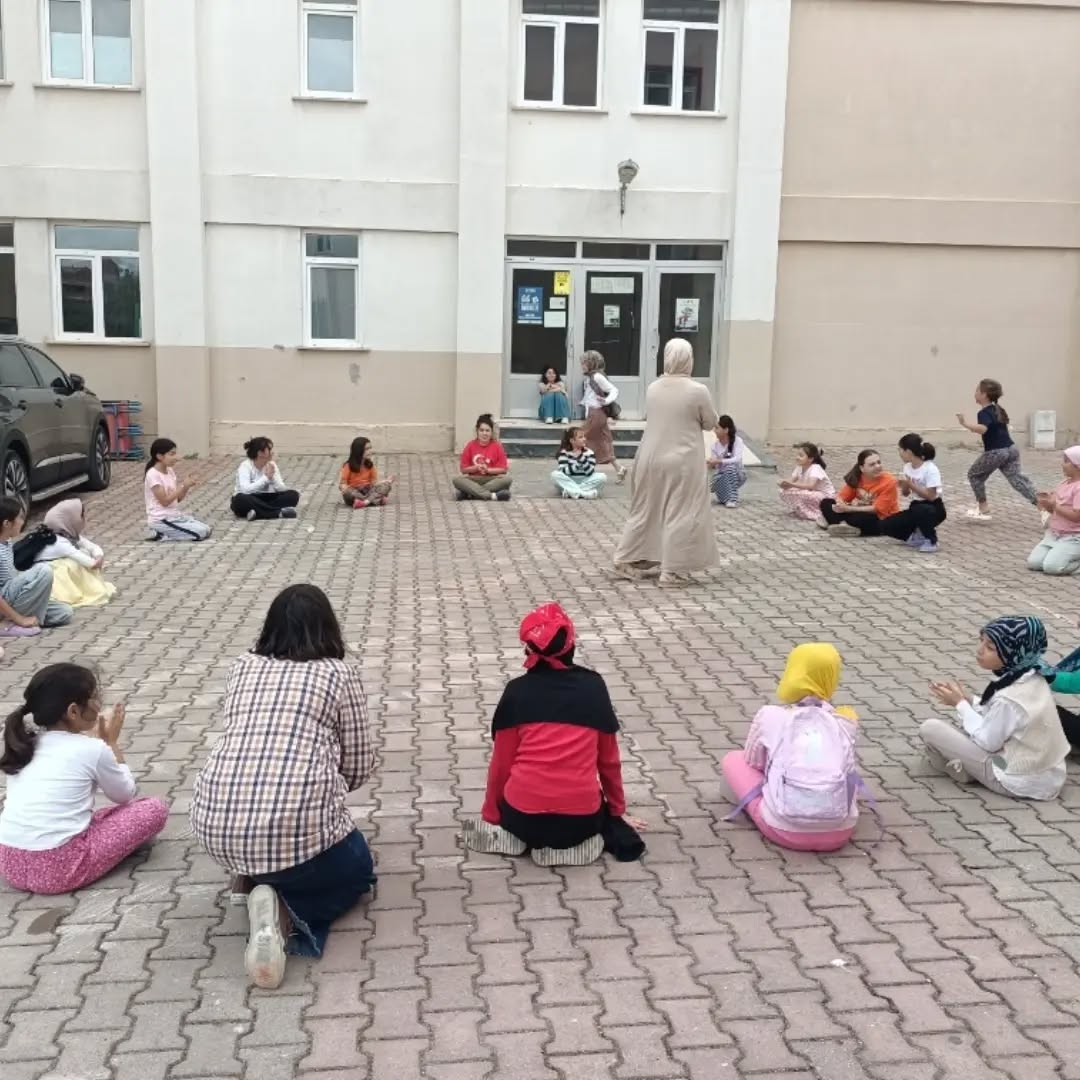 Gerze'de Yaz Kur'an Kurslarında Yaz Okulu Etkinlikleri Sürüyor
